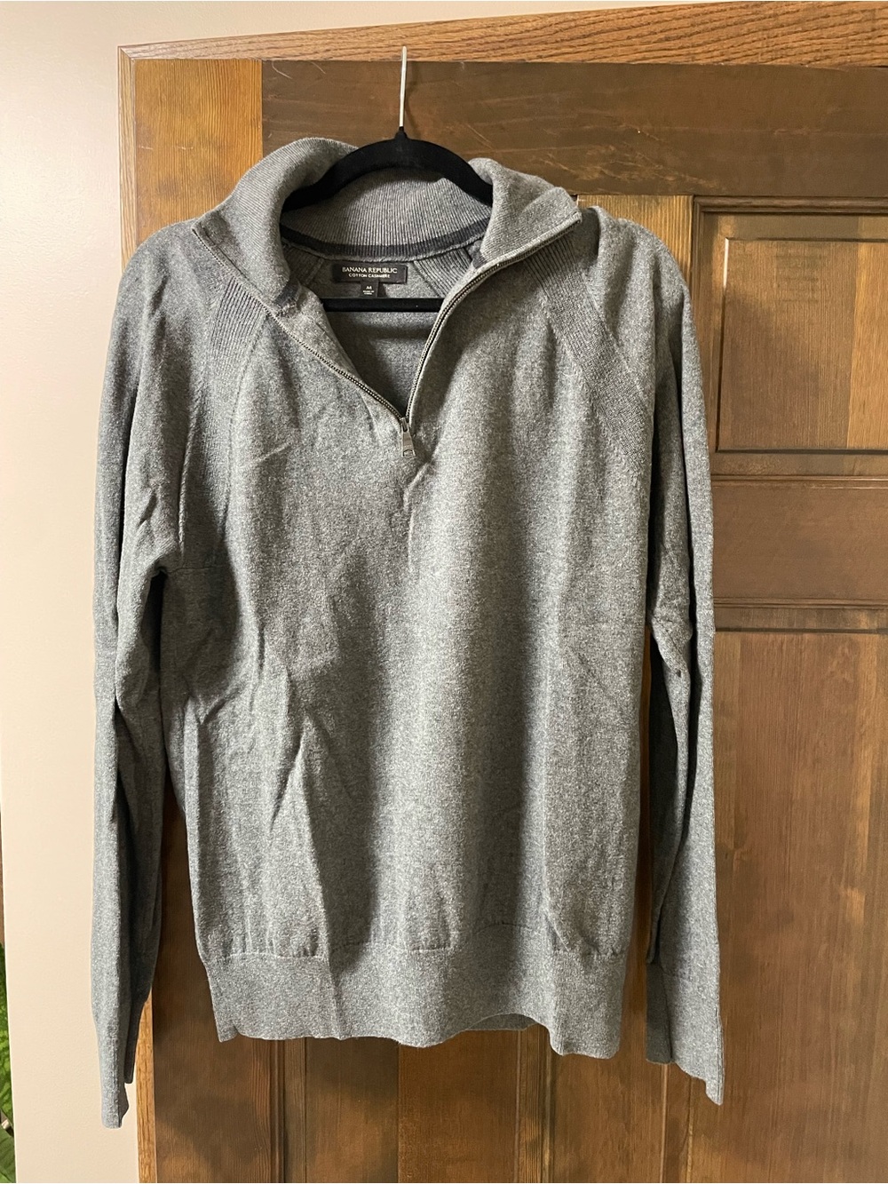 Banana Republic Men's Light Gray Half-Zip Pullover Sweater